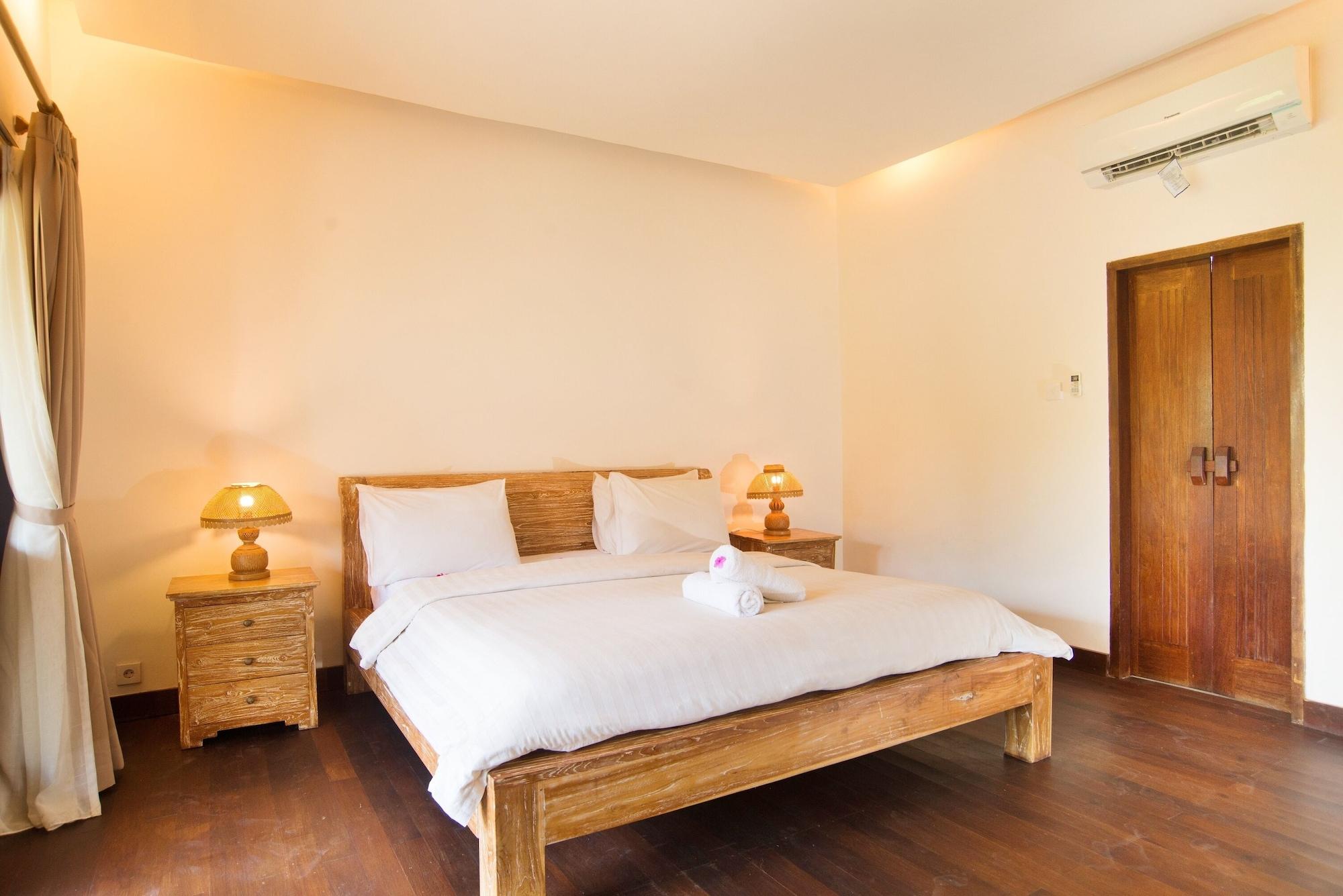 Royal Regantris Villa Karang Gili Air Exterior photo