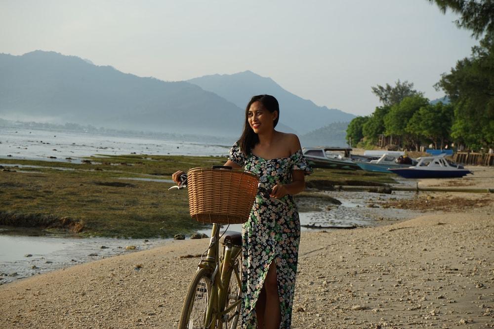 Royal Regantris Villa Karang Gili Air Exterior photo